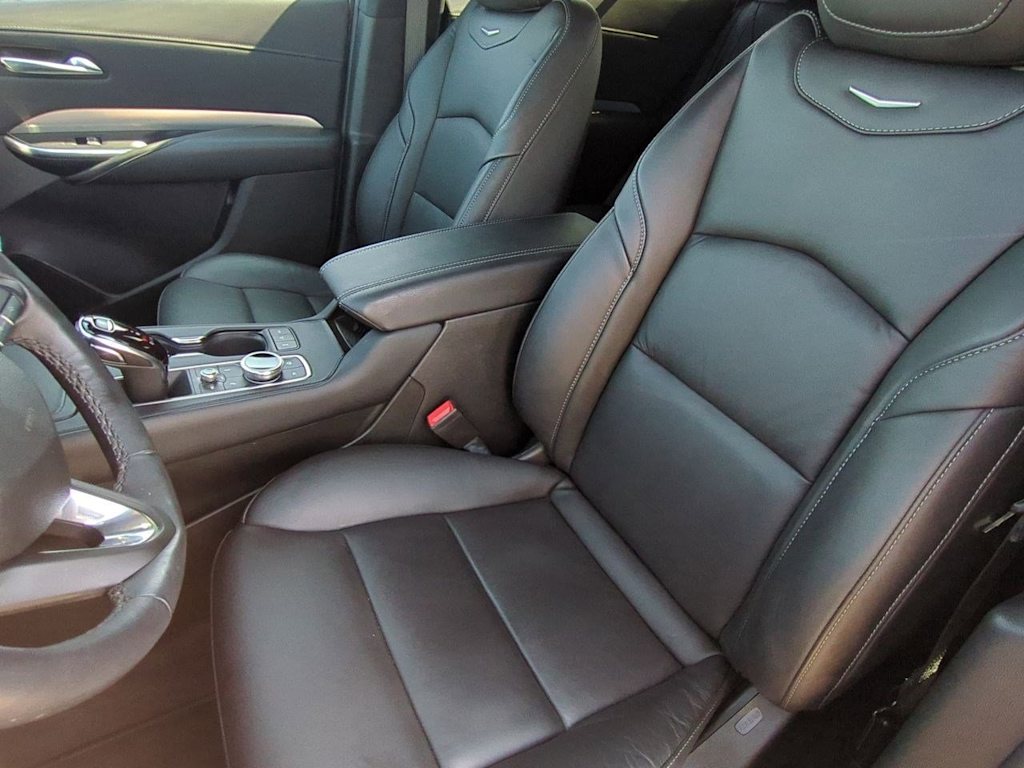 Thumbnail: 2023 Cadillac XT4 - 11