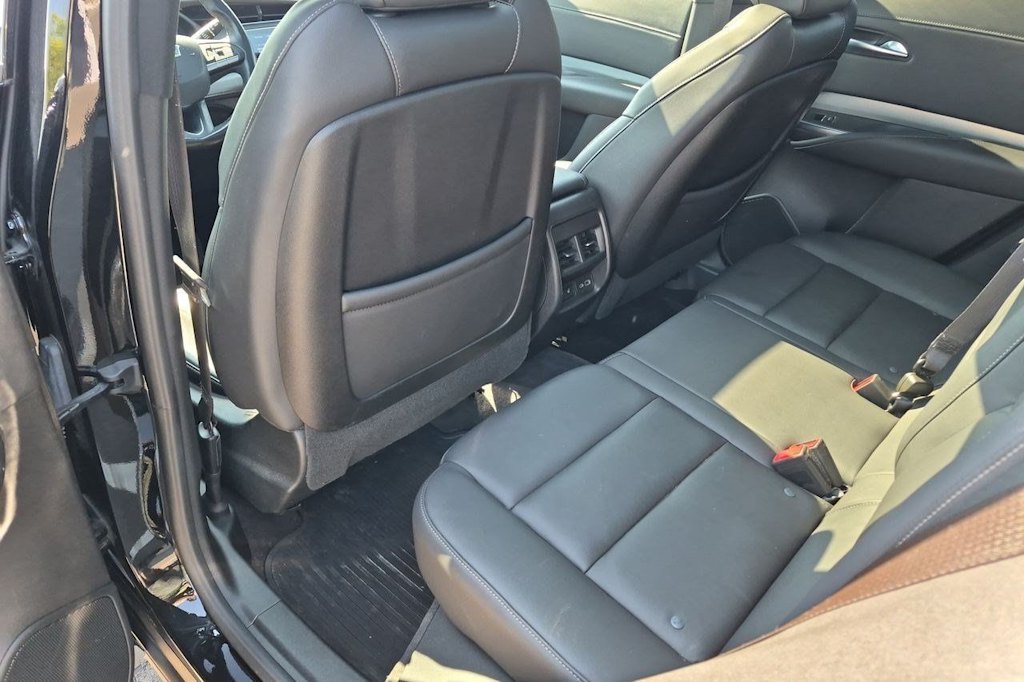Thumbnail: 2023 Cadillac XT4 - 13