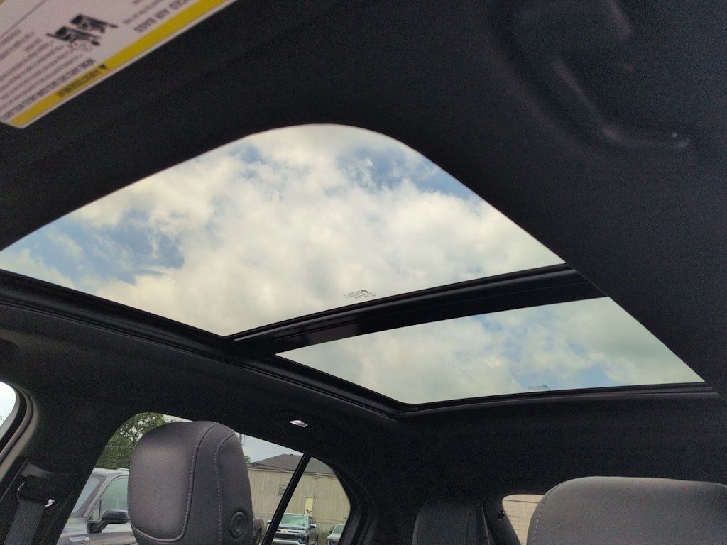 Thumbnail: 2023 Cadillac XT4 - 26