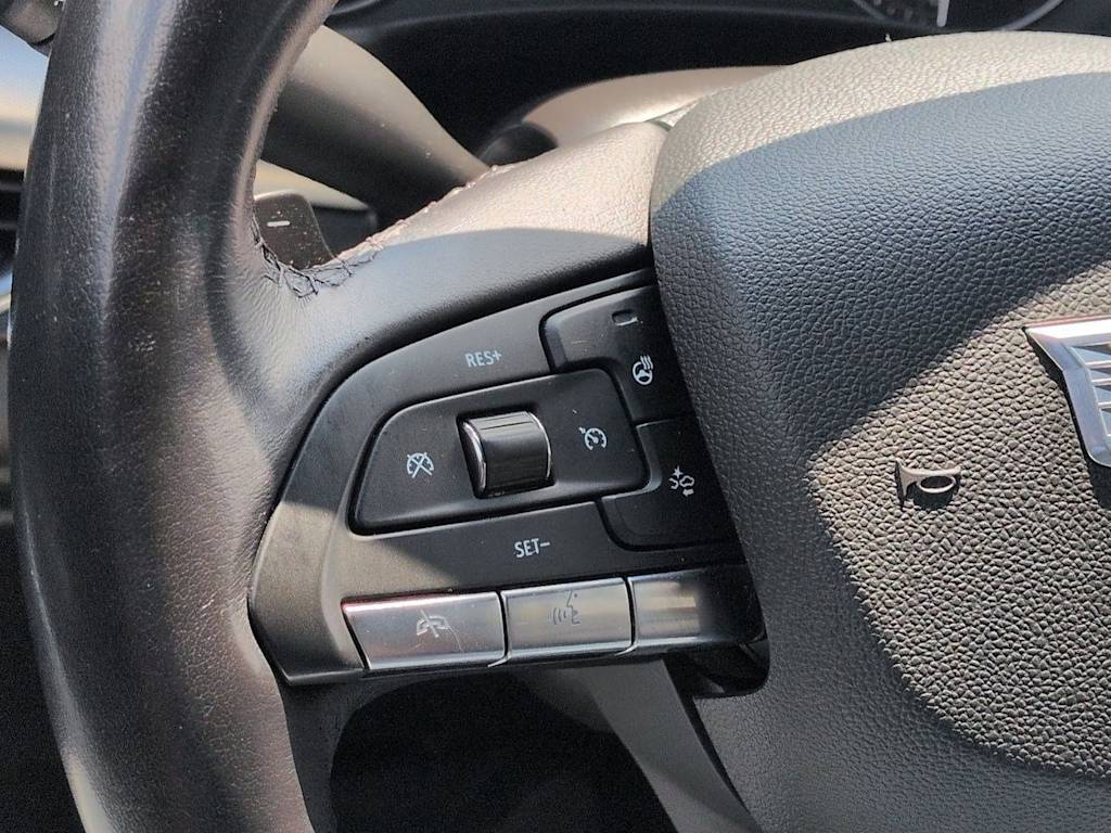 Thumbnail: 2023 Cadillac XT4 - 29
