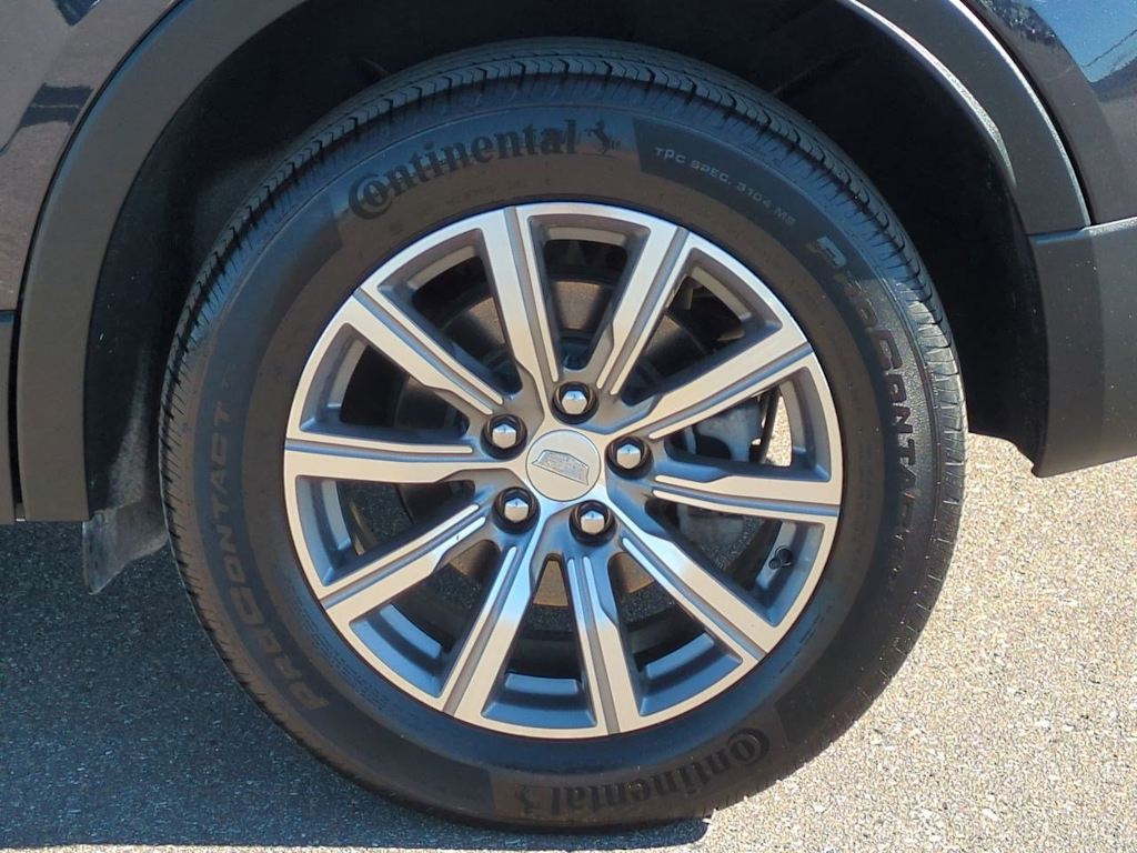 Thumbnail: 2023 Cadillac XT4 - 8