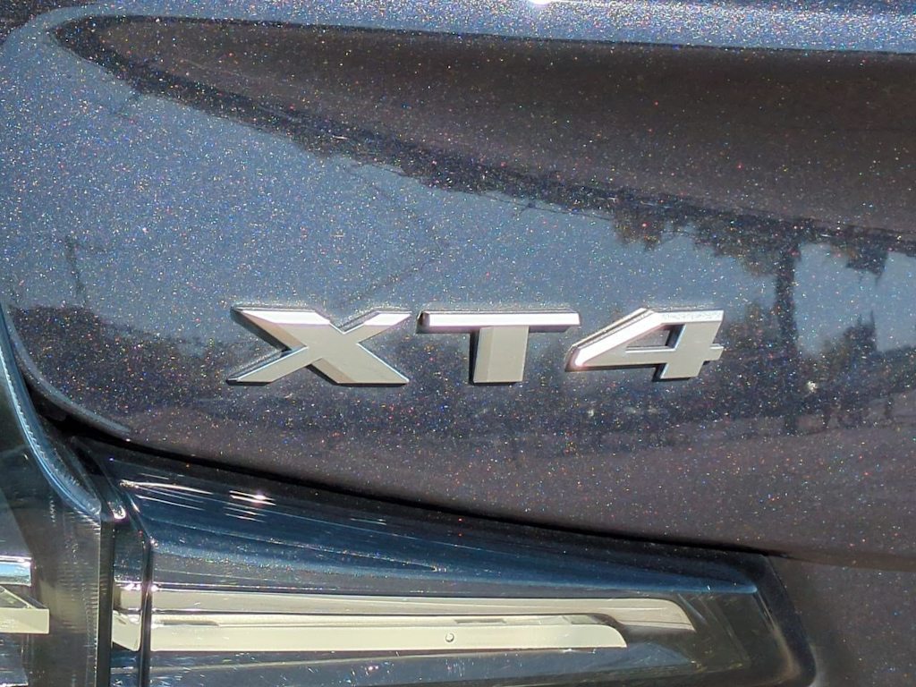 Thumbnail: 2023 Cadillac XT4 - 23