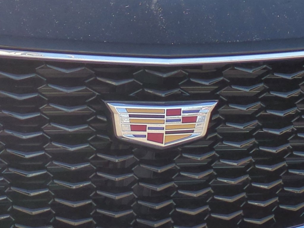Thumbnail: 2023 Cadillac XT4 - 6