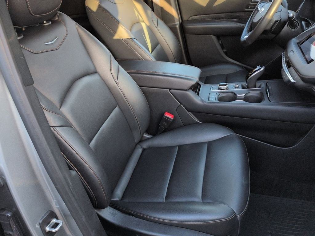 Thumbnail: 2023 Cadillac XT4 - 11