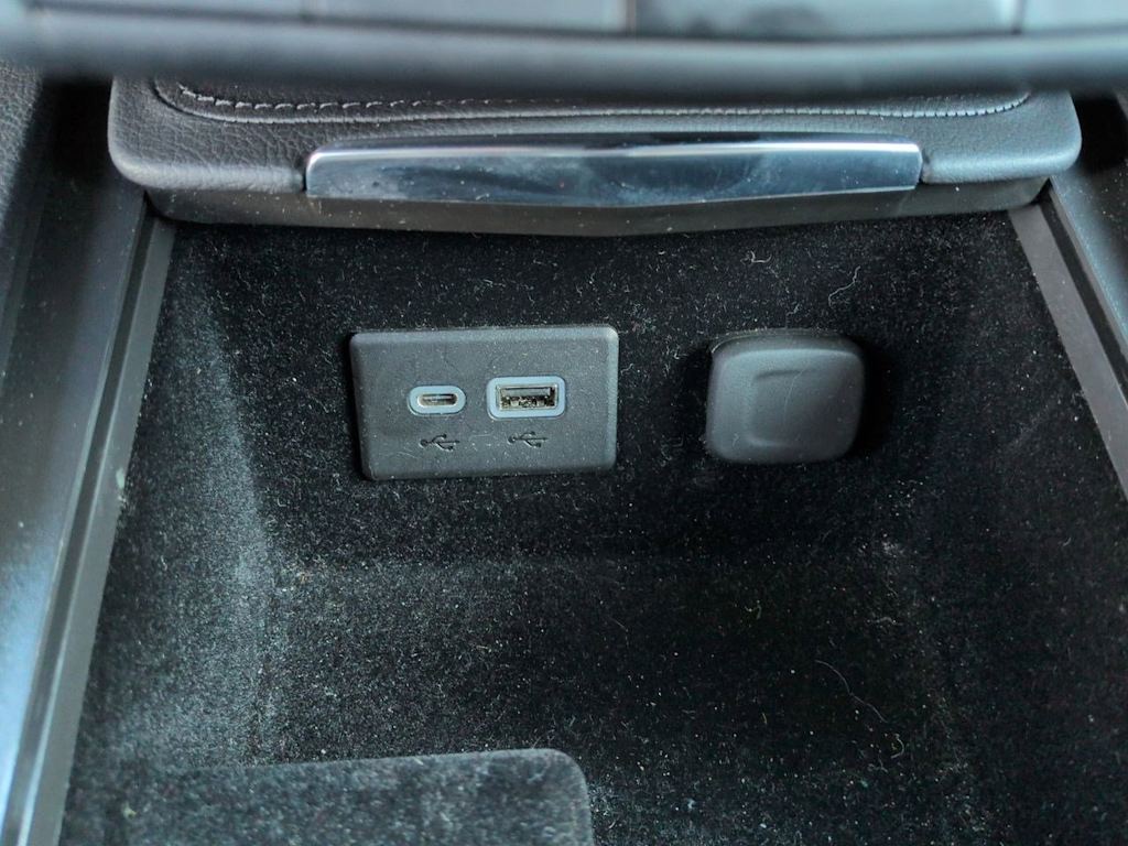 Thumbnail: 2023 Cadillac XT4 - 34