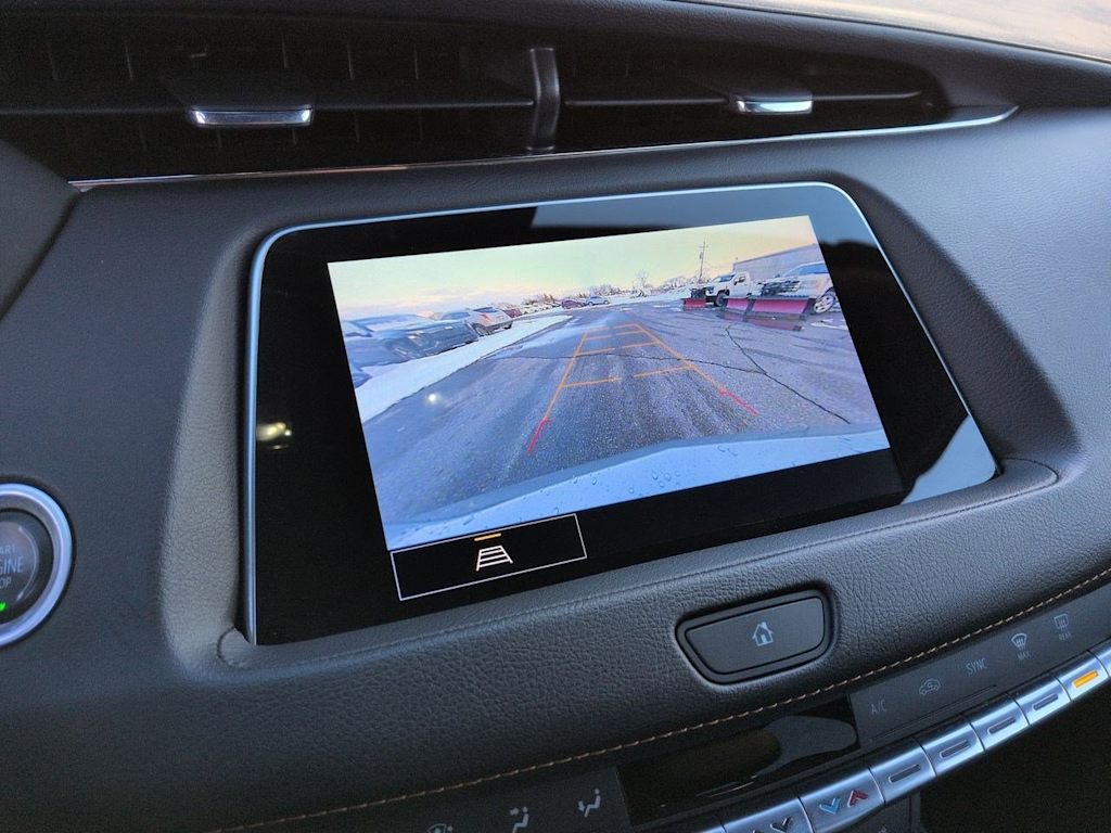 Thumbnail: 2023 Cadillac XT4 - 33