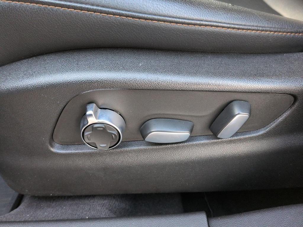 Thumbnail: 2023 Cadillac XT4 - 26