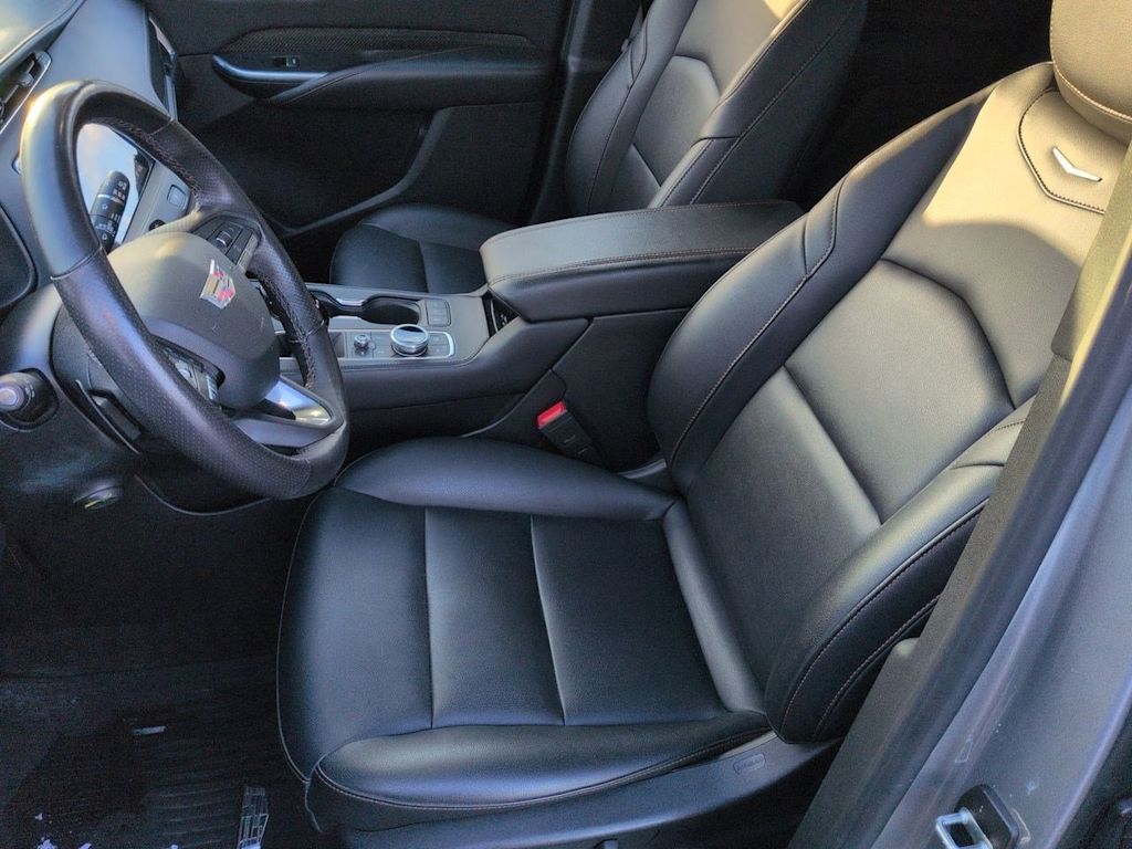 Thumbnail: 2023 Cadillac XT4 - 10