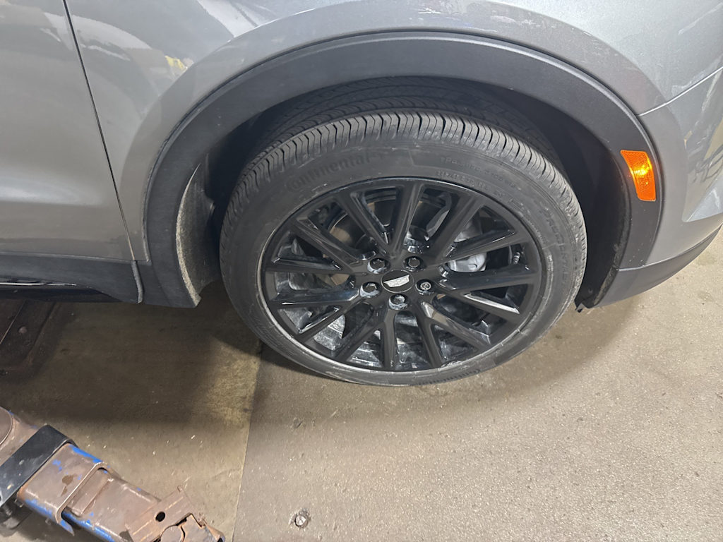 Thumbnail: 2023 Cadillac XT4 - 13