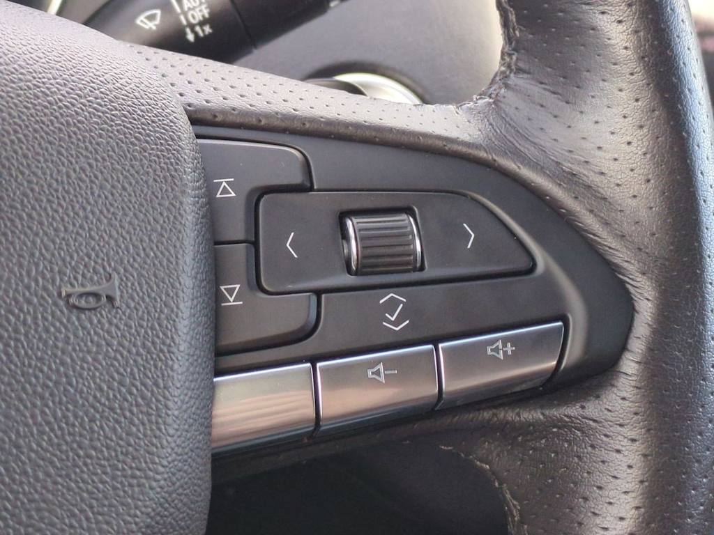 Thumbnail: 2023 Cadillac XT4 - 31