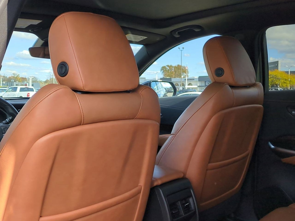 Thumbnail: 2023 Cadillac XT4 - 11