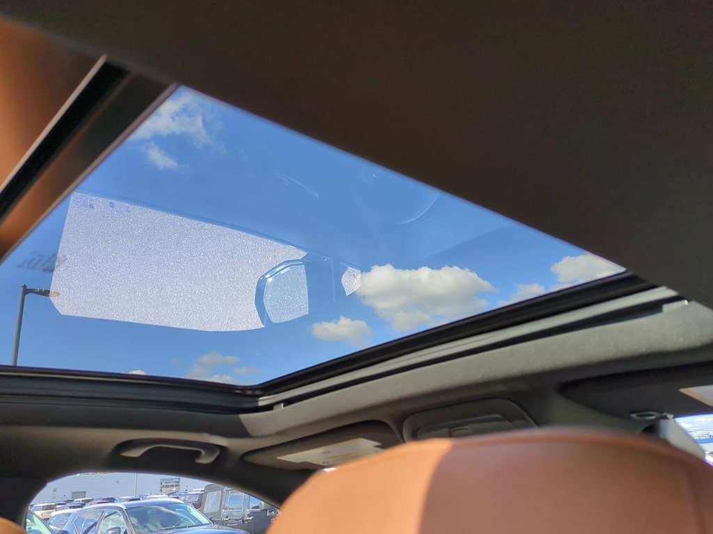 Thumbnail: 2023 Cadillac XT4 - 28