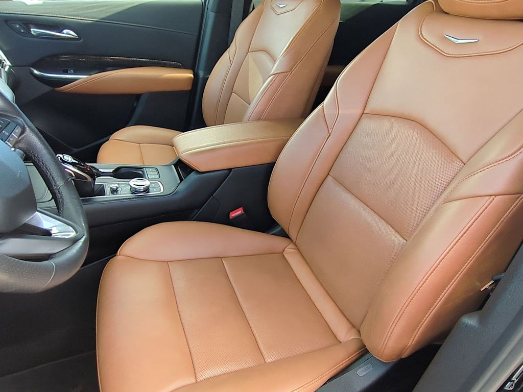 Thumbnail: 2023 Cadillac XT4 - 10