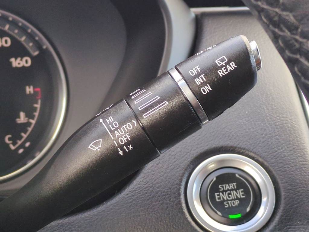 Thumbnail: 2023 Cadillac XT4 - 32