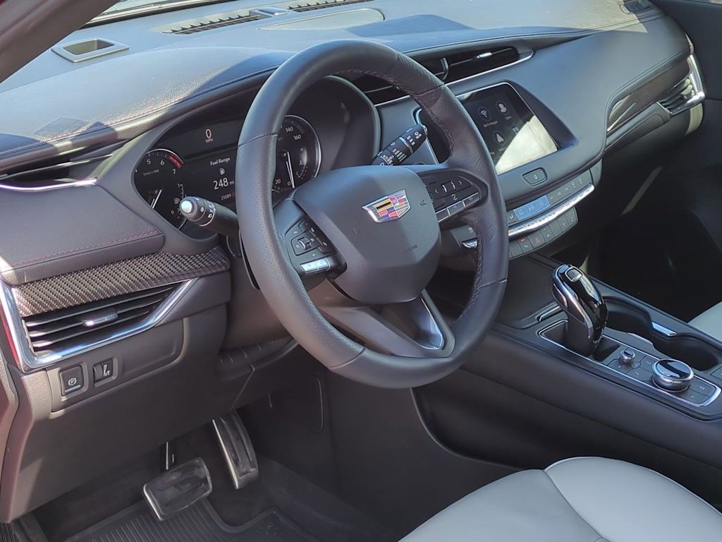 2022 Cadillac XT4 Sport 2