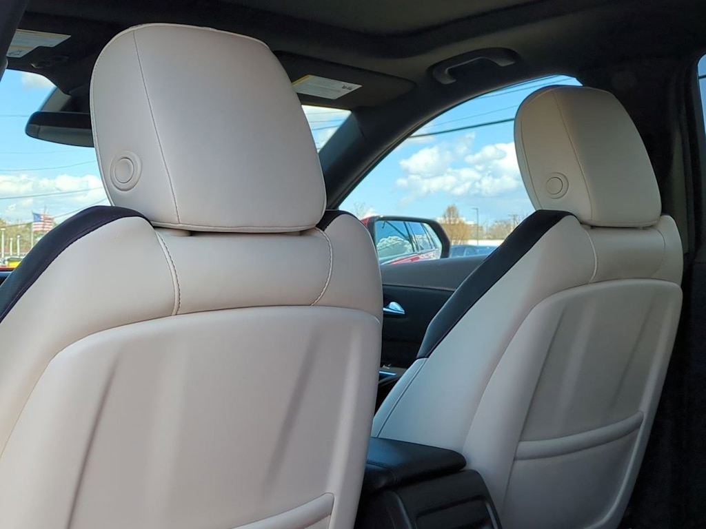2022 Cadillac XT4 Sport 12