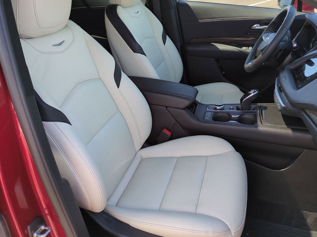 2022 Cadillac XT4 Sport 30