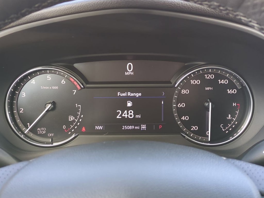 2022 Cadillac XT4 Sport 36