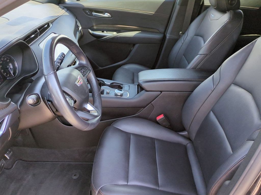 2022 Cadillac XT4 Sport 10