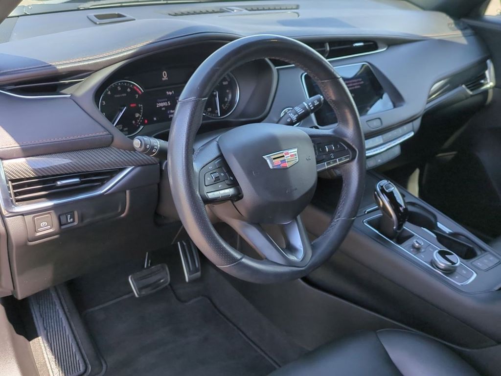 2022 Cadillac XT4 Sport 2