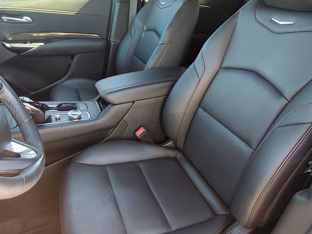 Thumbnail: 2023 Cadillac XT4 - 9