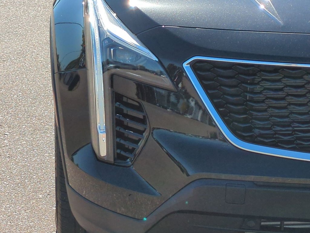 Thumbnail: 2023 Cadillac XT4 - 6