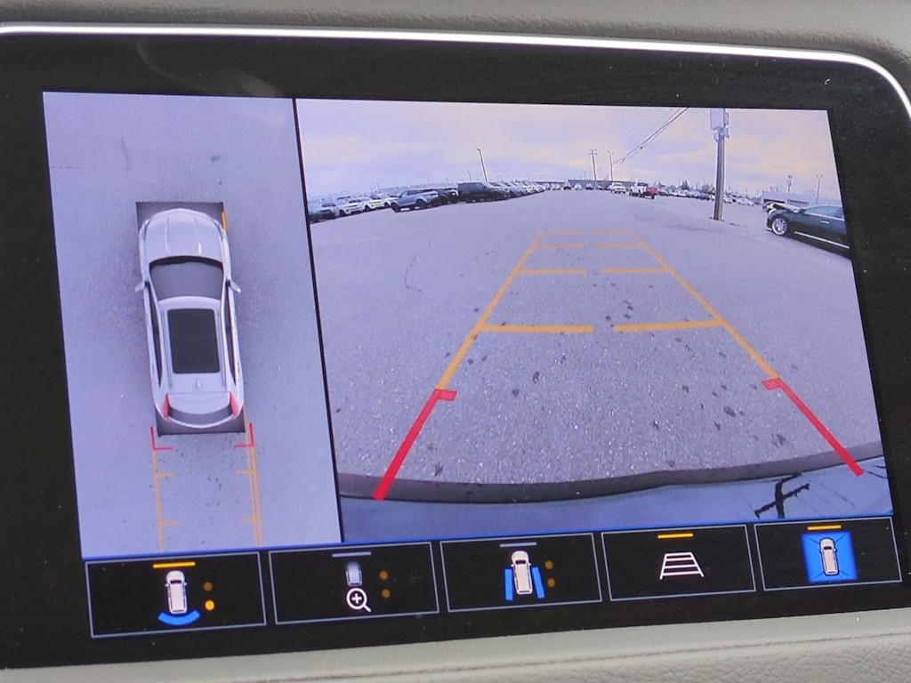 2022 Cadillac XT4 Sport 32