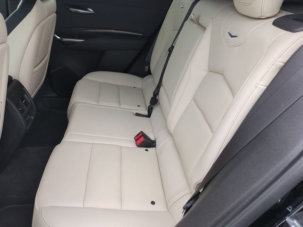 2022 Cadillac XT4 Sport 11