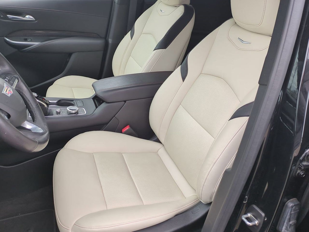 2022 Cadillac XT4 Sport 9