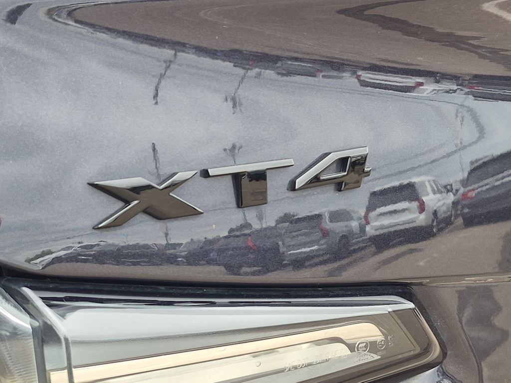 Thumbnail: 2023 Cadillac XT4 - 6