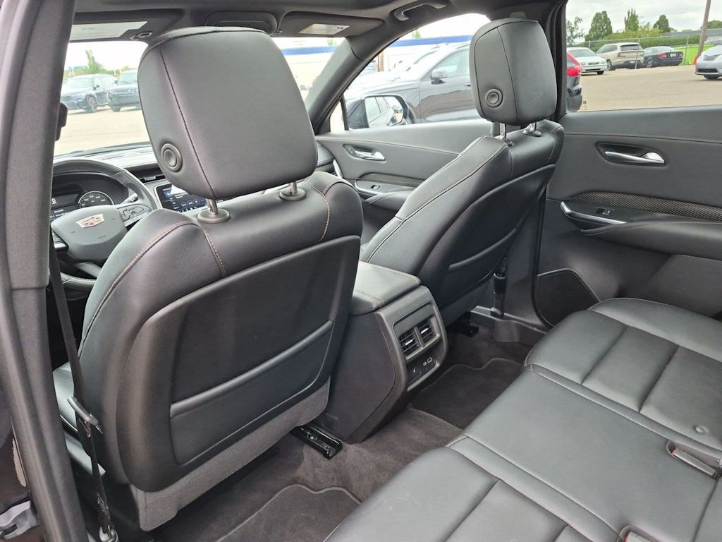 Thumbnail: 2023 Cadillac XT4 - 12