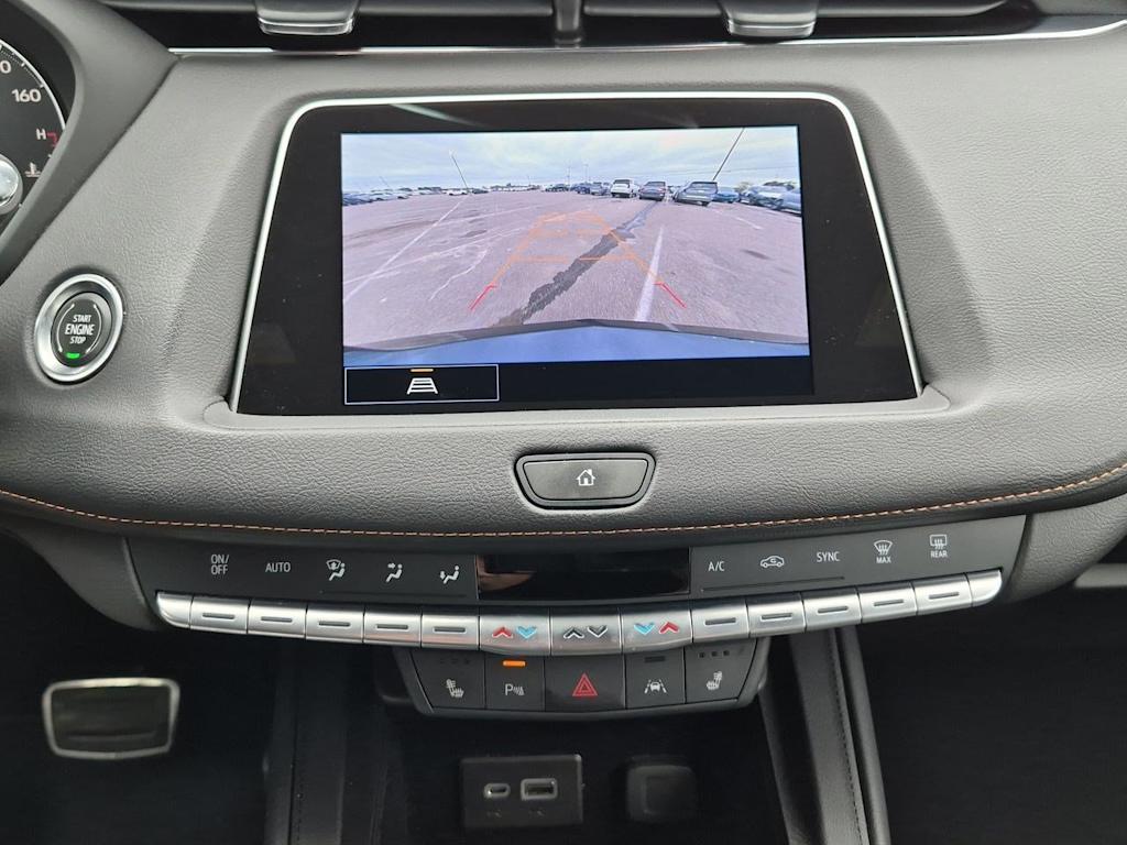 Thumbnail: 2023 Cadillac XT4 - 13
