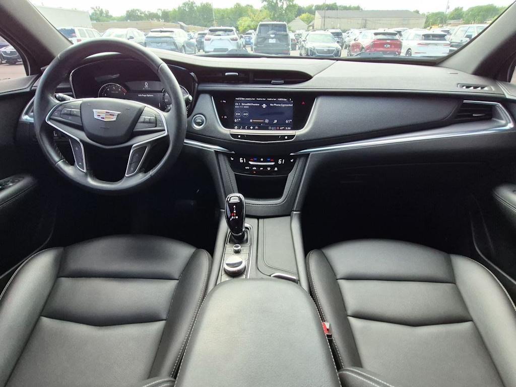 Thumbnail: 2023 Cadillac XT5 - 10