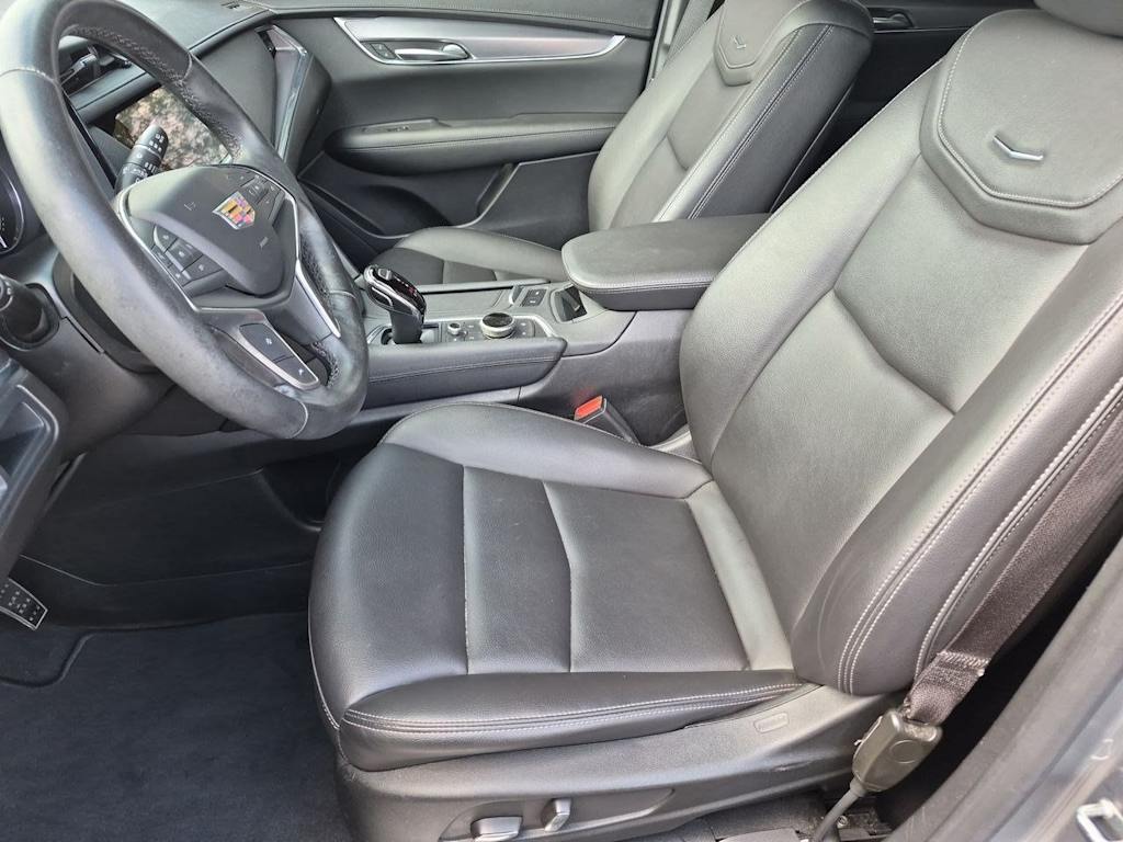 Thumbnail: 2023 Cadillac XT5 - 11
