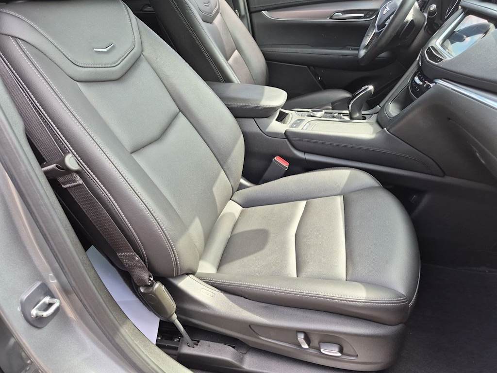 Thumbnail: 2023 Cadillac XT5 - 12