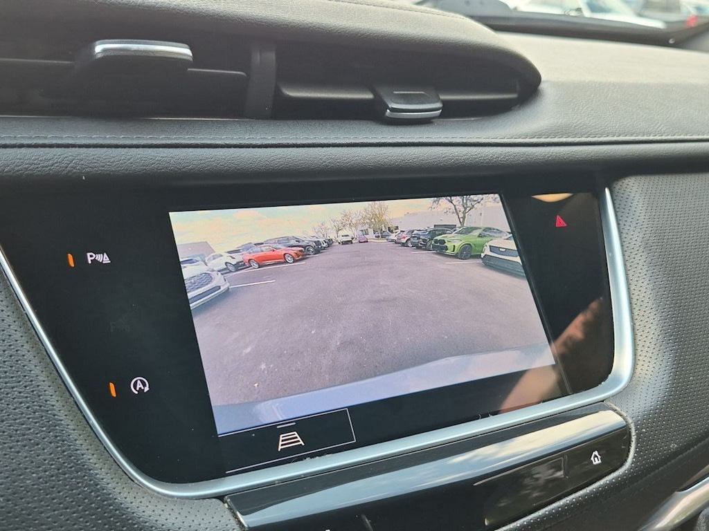 Thumbnail: 2023 Cadillac XT5 - 32