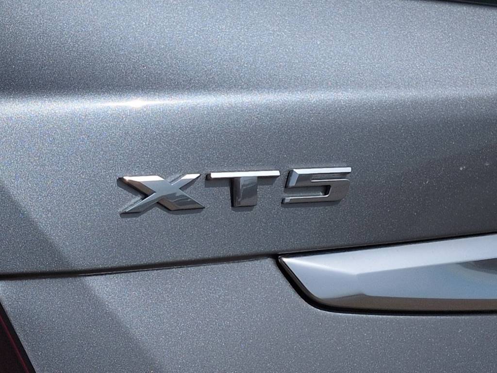Thumbnail: 2023 Cadillac XT5 - 24