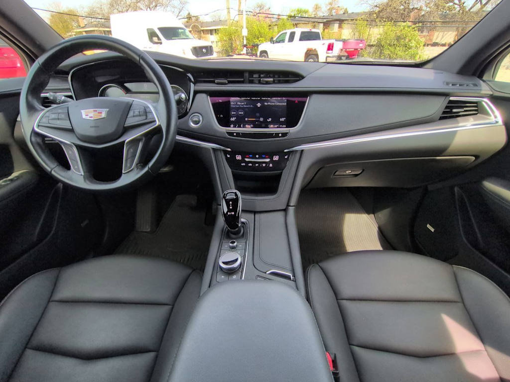 Thumbnail: 2023 Cadillac XT5 - 10