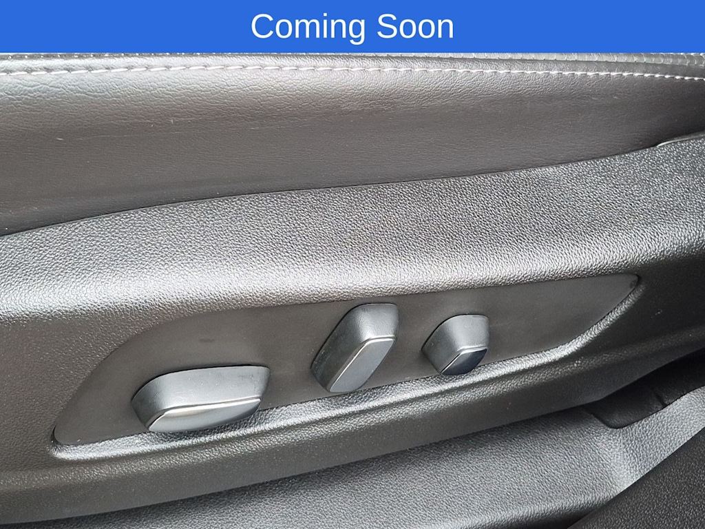 Thumbnail: 2025 Cadillac XT5 - 24