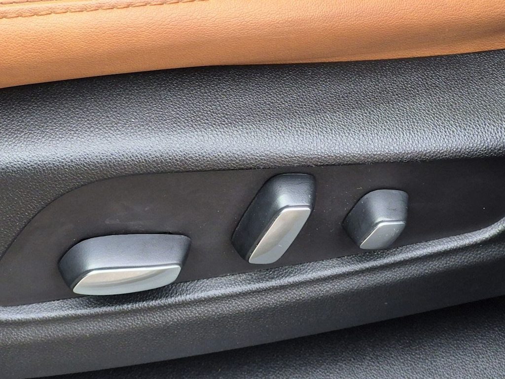 Thumbnail: 2020 Cadillac XT5 - 25