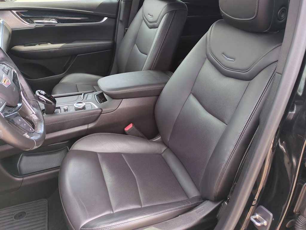 Thumbnail: 2023 Cadillac XT5 - 10