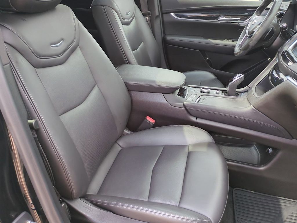 Thumbnail: 2023 Cadillac XT5 - 11