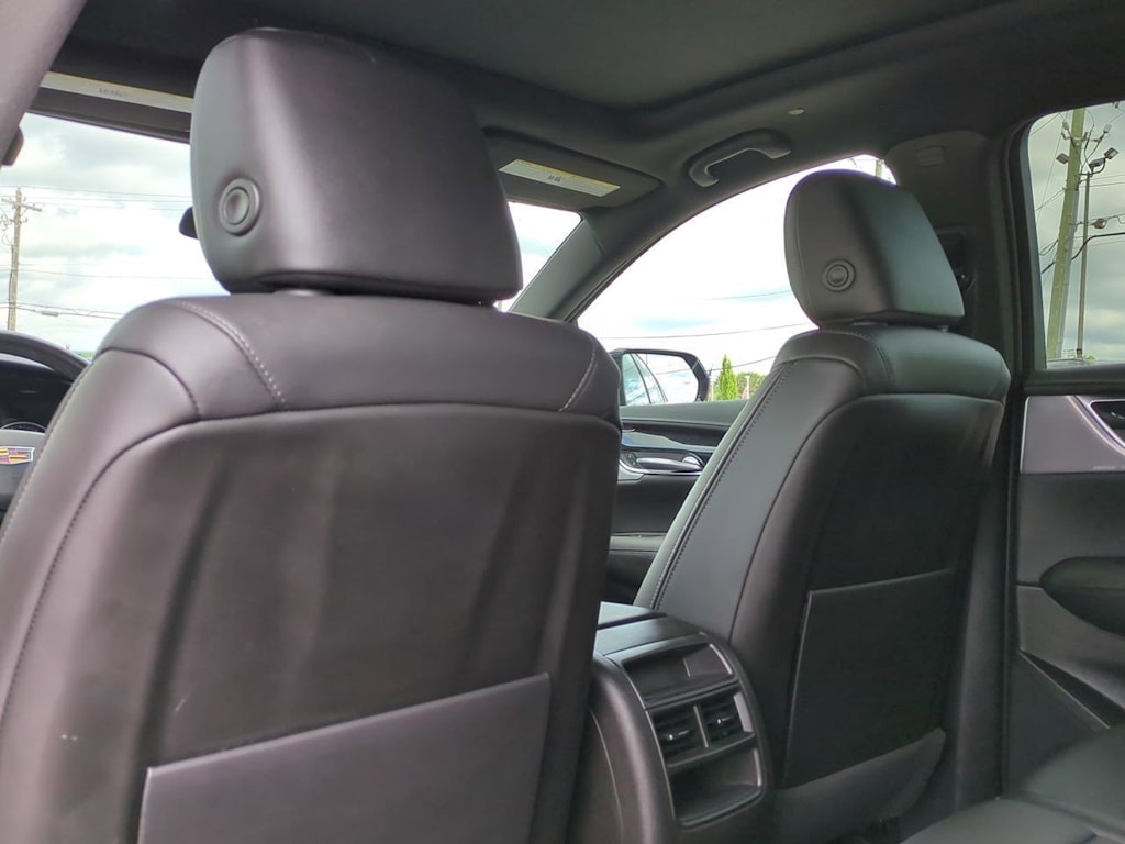 Thumbnail: 2023 Cadillac XT5 - 12