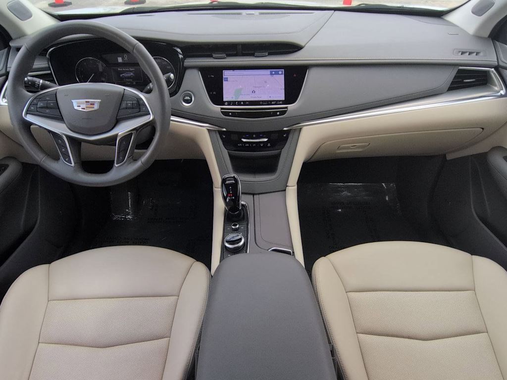 Thumbnail: 2023 Cadillac XT5 - 10