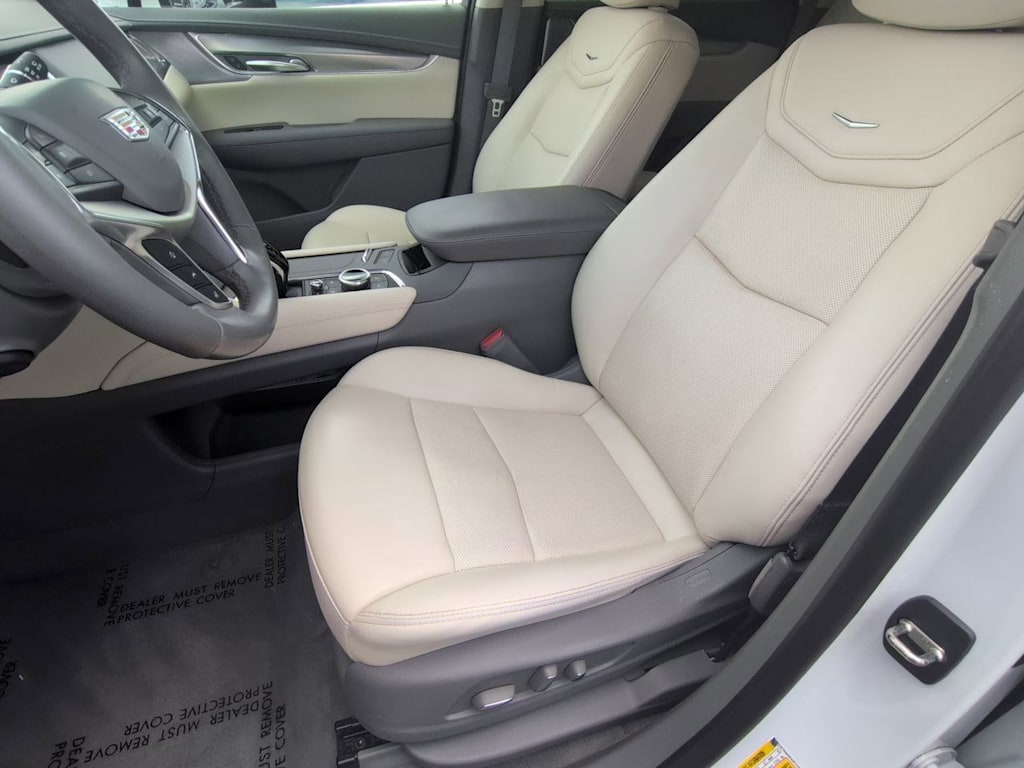 Thumbnail: 2023 Cadillac XT5 - 11