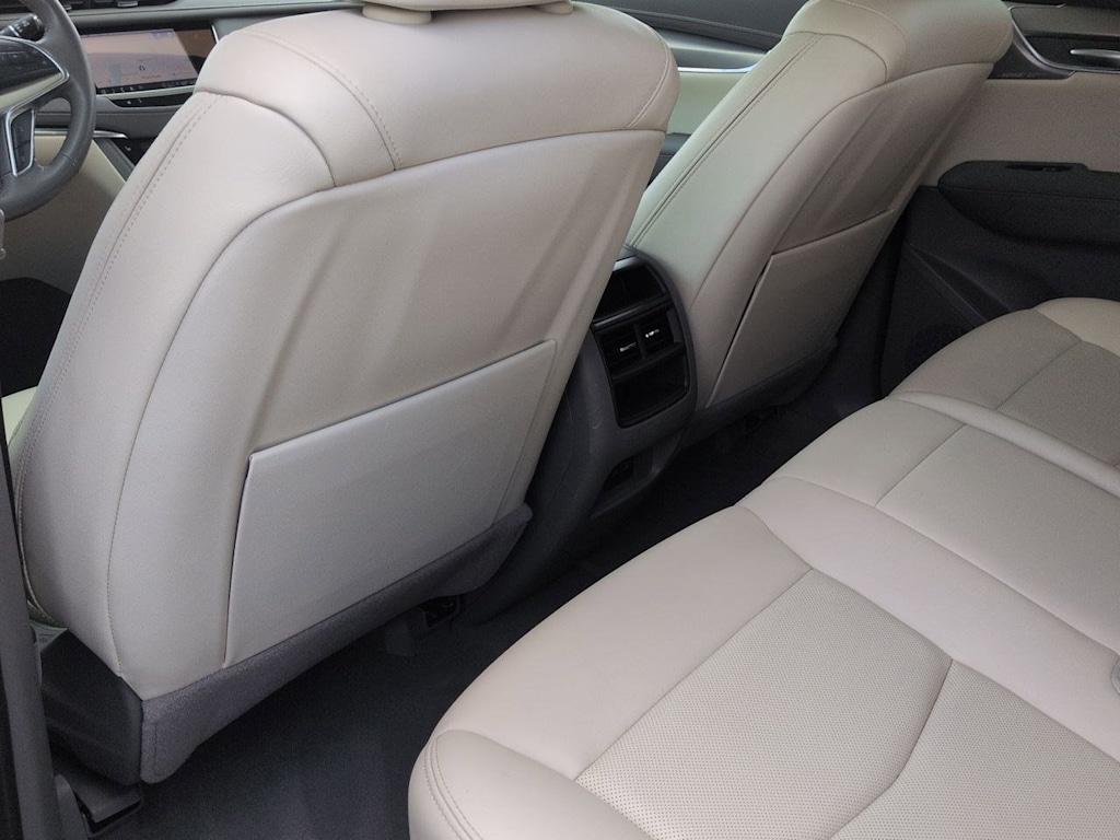 Thumbnail: 2023 Cadillac XT5 - 13