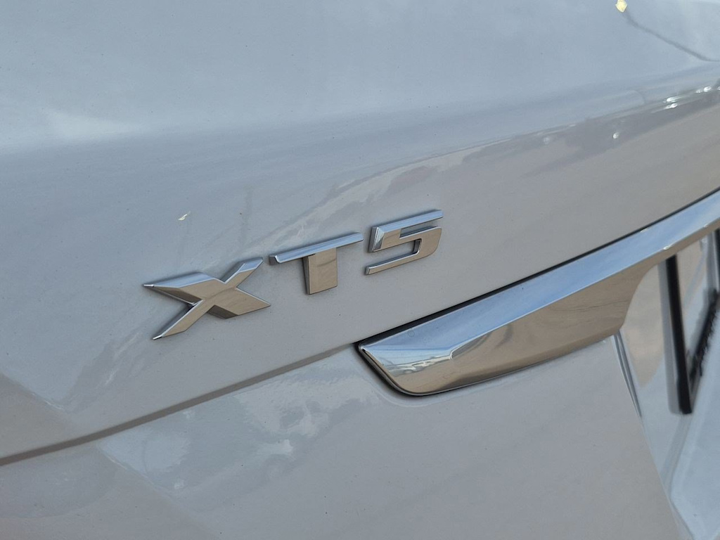 Thumbnail: 2024 Cadillac XT5 - 24