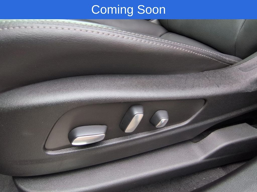 Thumbnail: 2023 Cadillac XT5 - 25