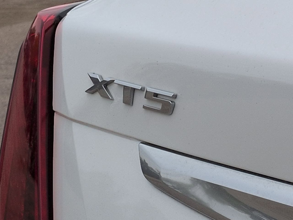 Thumbnail: 2023 Cadillac XT5 - 25