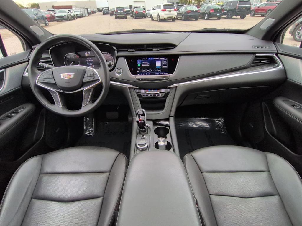 Thumbnail: 2023 Cadillac XT5 - 10